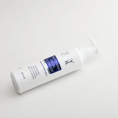 Silky Cool Whitening Facial Cleanser 250ml